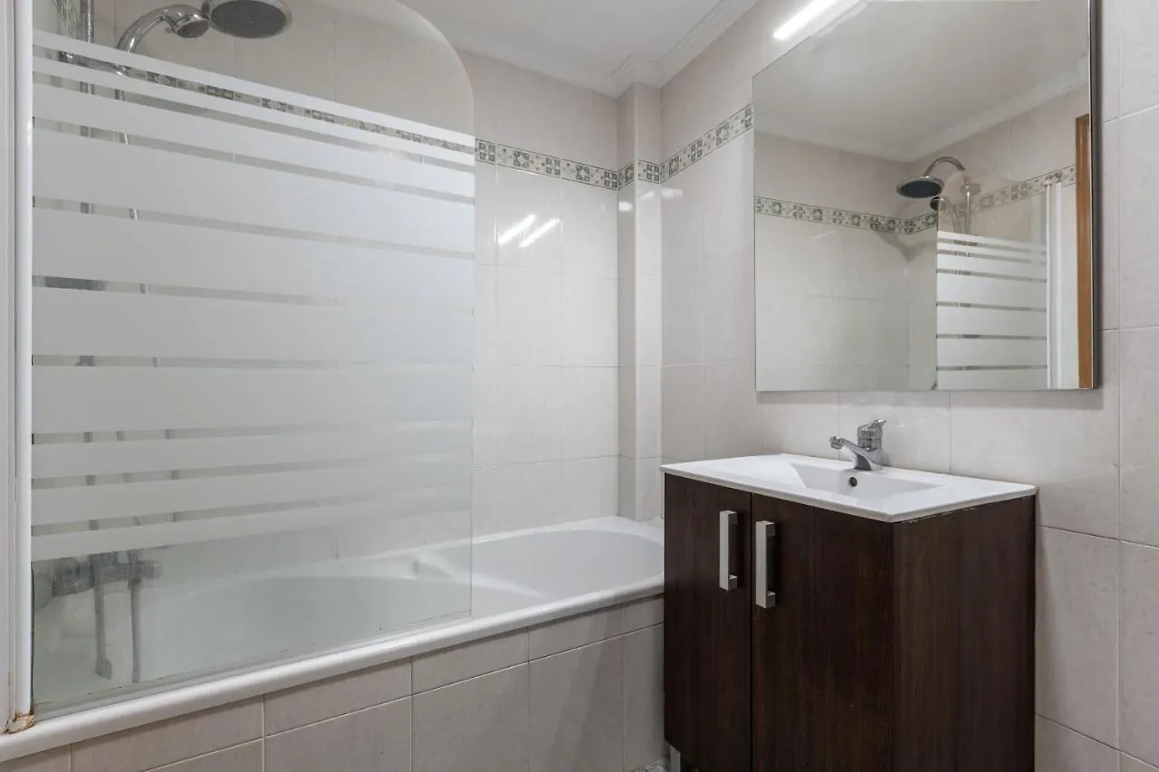 Apartamento De 3 Habitaciones En El Barrio De Las Artes, Soho Malaga