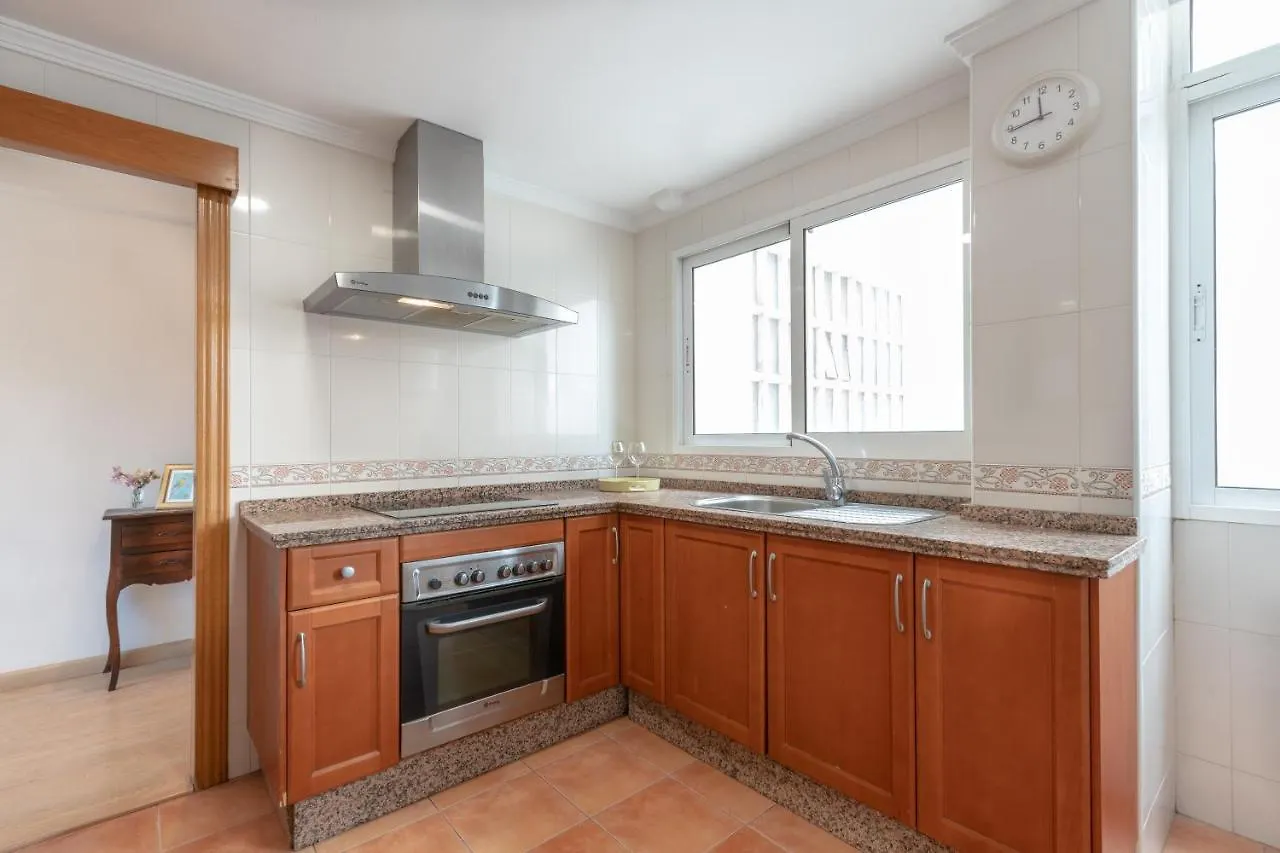 Apartamento De 3 Habitaciones En El Barrio De Las Artes, Soho Málaga